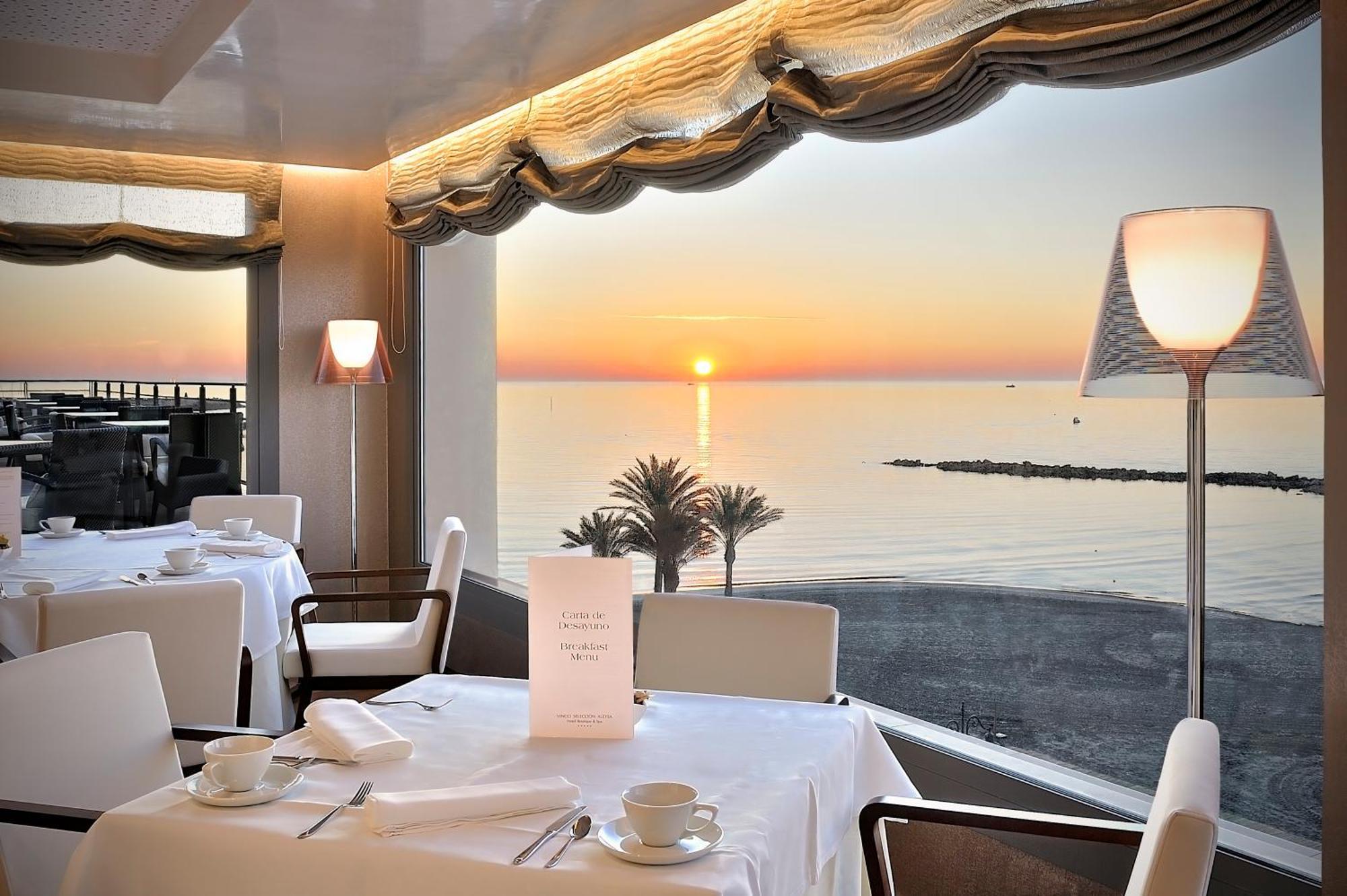 Отель Vincci Seleccion Aleysa Бенальмадена Экстерьер фото Restaurant